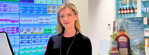 „Apotheke der Zukunft“: Gründerin investiert 1 Million Euro Apothekerin Vildane Idrizi-Sinani lächelt.