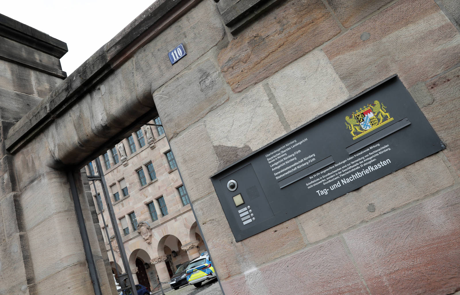 Betrug und Abzocke: Mitarbeiterin zeigt Chefin an