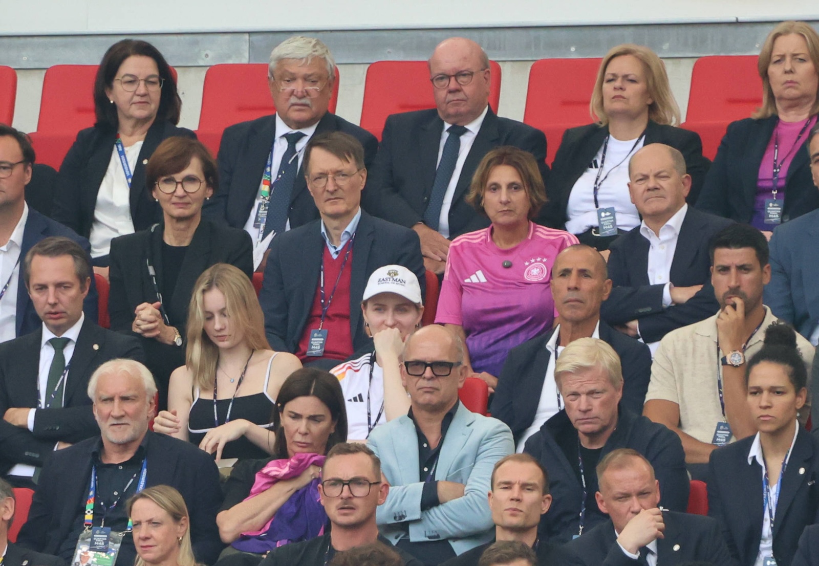 Lauterbach: Mit dem Scholz-Flieger zu EM-Spielen