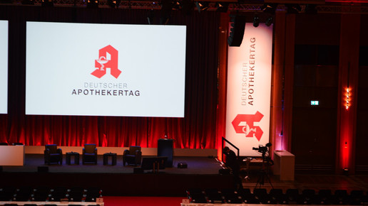 Leerer Saal beim Apothekertag