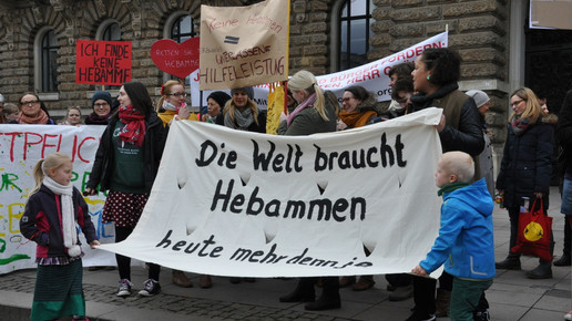 Hebammen gegen Zentralisierung