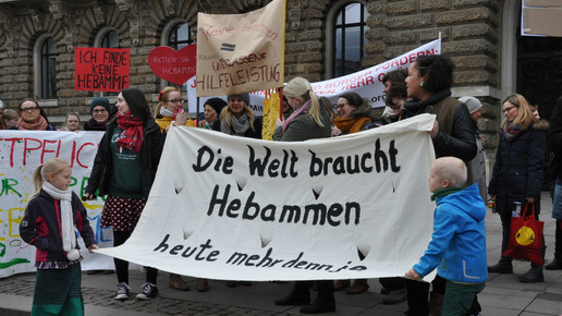 Hebammen Demo Berlin DHV