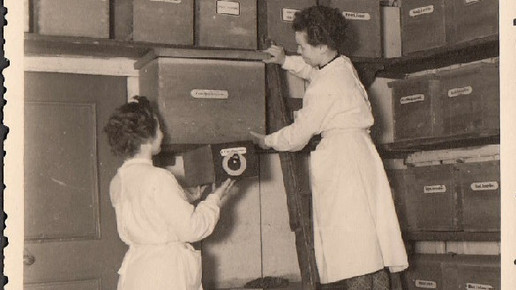 historisch 5 Raths-Apotheke