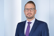 Dr. Christian Knobloch im Porträt.