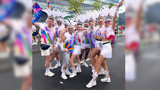 Apothekenteam mit Festivalwagen beim CSD