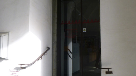 Stifts-Apotheke Eingang3 Stifts-Apo