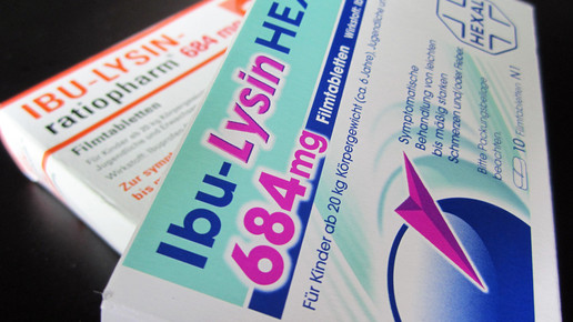 Ibuprofen-Packungen
