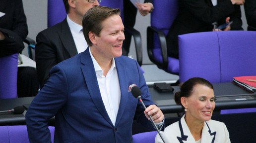 Tino Sorge spricht im Bundestag