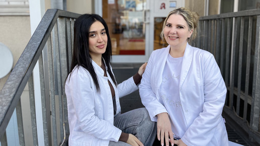 Ohne Vorkenntnisse: Apothekerin lernt Deutsch in der Rezeptur