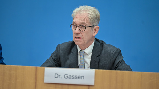 Kassenärzte-Chef für Gebühr bei Praxisbesuch