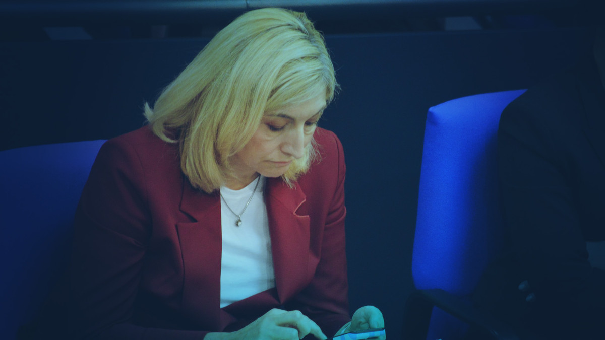 Warken-forciert-Apothekenrolle-HBA-Chaos-Karte-fehlt-Austausch-mit-Bundestagsabgeordneter