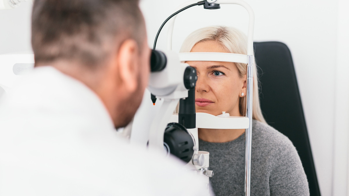 Arztmangel-TK-kommt-mit-dem-Augenmobil-