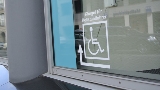 behinderte barrierefrei klingel aa