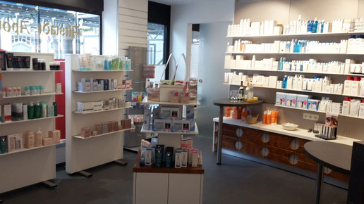 Altstadt-Apotheke Goettingen Offizin neu04 Altstadt-Apotheke