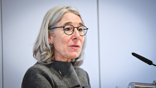 Foto: Präsidentin der Apothekerkammer Westfalen-Lippe (AKWL), Gabriele Regina Overwiening spricht