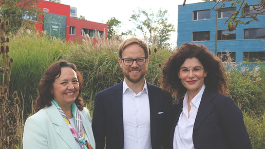 Christian Bruechle mit Tina Müller (rechts) und Mónica Mennet-von Eiff
