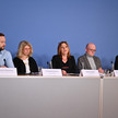 Mitglieder der Freien Apothekerschaft bei einer Pressekonferenz, Daniela Hänel in der Mitte