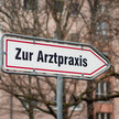 Landarztförderung: Interesse geht zurück Arztpraxis Schild