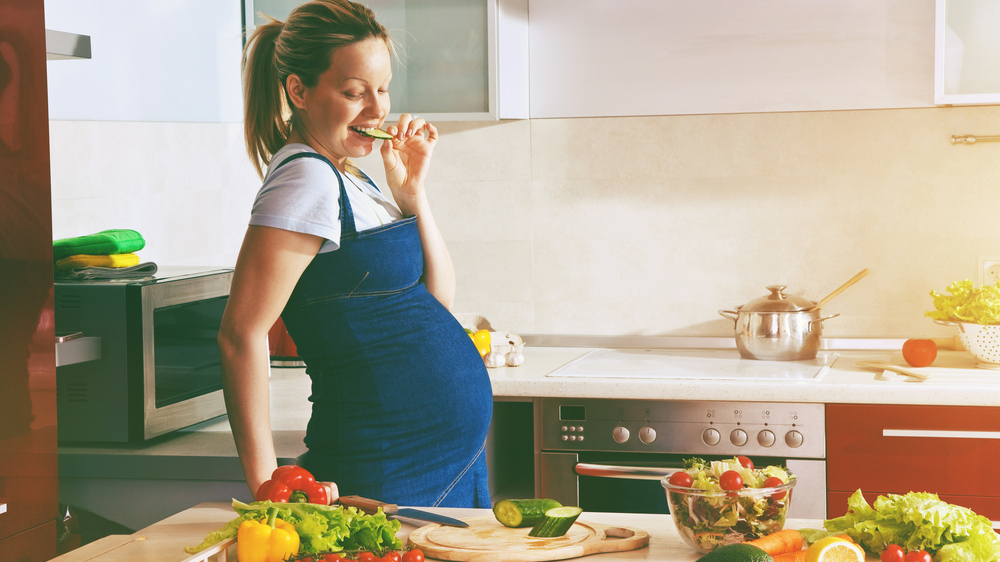 Schwangerschaft: Diese Dinge sollten auf dem Speiseplan stehen