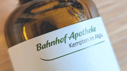Eine Ölflasche der Bahnhof-Apotheke Kempten.