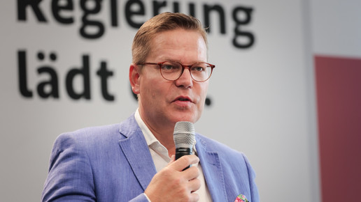 Millionenskandal: Sorge verteidigt Konnektorentausch