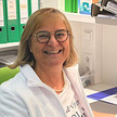 Apothekerin Dr. Sabine Mickeler lächelt.