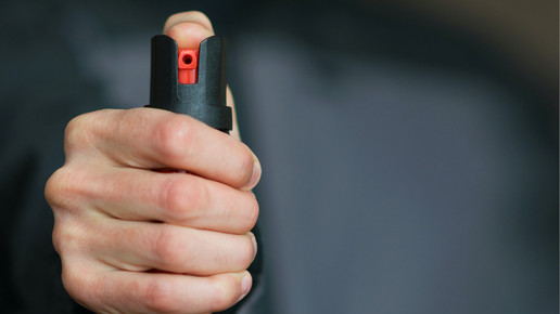 Trotz Pfefferspray: Apotheker schmeißt Räuber raus