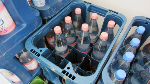 wasser kaesten getraenk aa