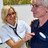 Apothekerin Theresia Weigel testete das digitale Stethoskope an einer Mitarbeiterin.