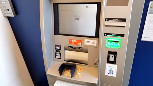 Geldautomat der Apobank