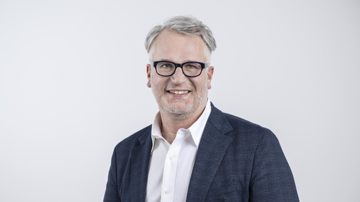 Dr. Markus Beier im Porträt und lächelnd. Mehr dazu im Artikel.