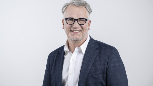 Dr. Markus Beier im Porträt und lächelnd. Mehr dazu im Artikel.