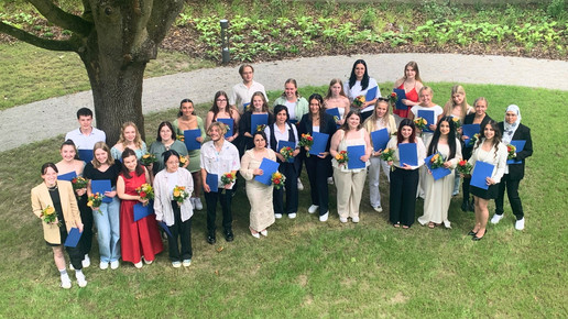 Gruppenfoto der PTA-Absolventinnen und Absolventen der PTA-Fachschule Münster.