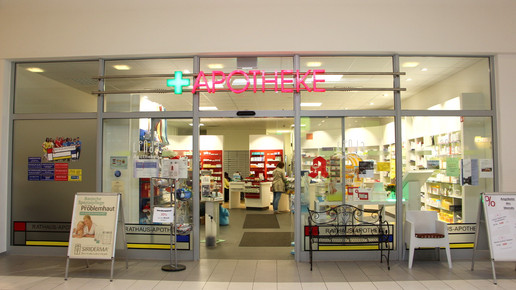 Rathaus Apotheke Wuelfrath Aussen Rathaus Apotheke