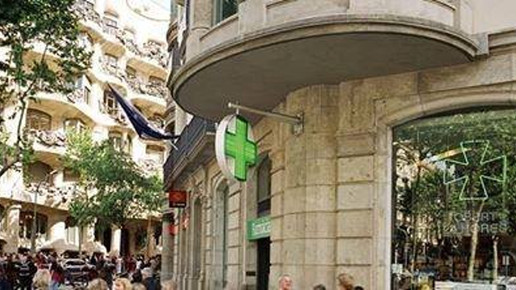 barcelona farmacia la pedrera