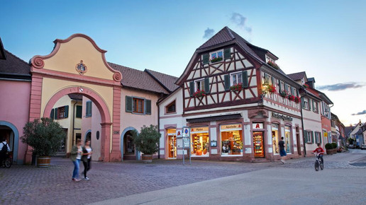 Kollege übernimmt Personal und Kundschaft