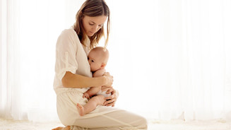 Neue Leitlinie: Sechs Monate stillen