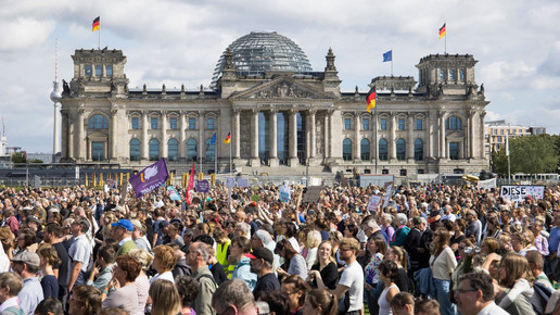 Demonstration vor dem Bundestag gegen das GKV-Spargesetz