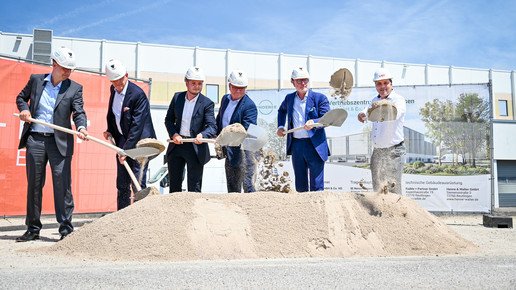 Spatenstich bei Phoenix in Neuhausen