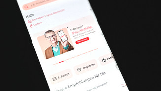 Handy mit App von Shop Apotheke