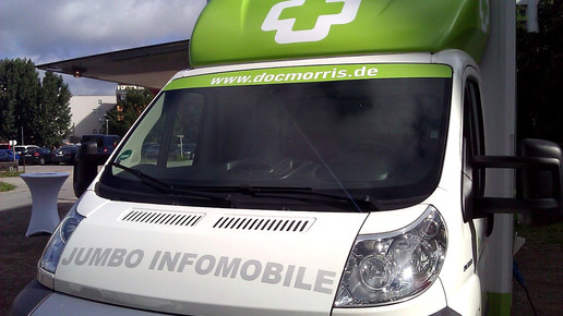 docmorris bus vorne aaneu