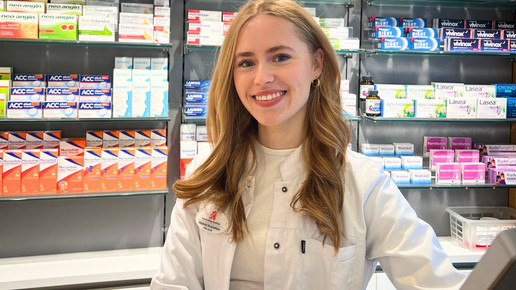 Foto: PKA-Auszubildende Viktoria Kuznetsov in der Schellenberg-Apotheke in Hüfingen