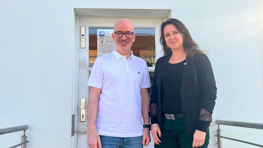 Apotheker Thomas Rößler und Nicole Anger (Linke)