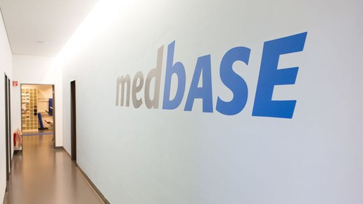 Medbase Greifensee Eingang 02 medbase