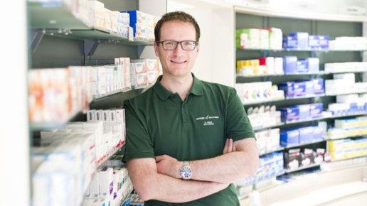 Sebastian Köhler in der Horner Apotheke in Bremen