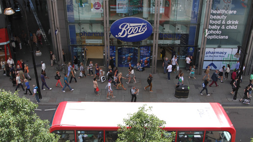 160628 boots outside bus