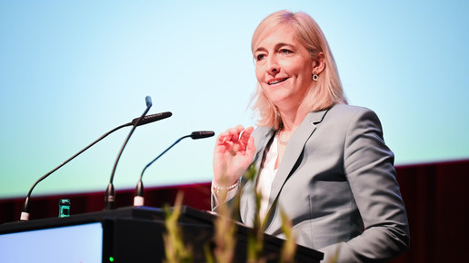 Nina Warken spricht beim Deutschen Apothekertag 2025