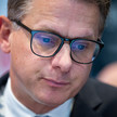 Carsten Linnemann hört zu