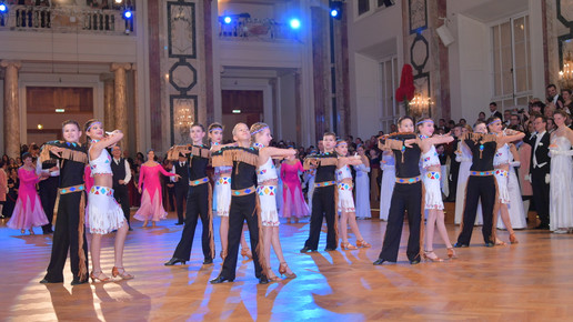 Pharmacieball 2017 16 AKOE