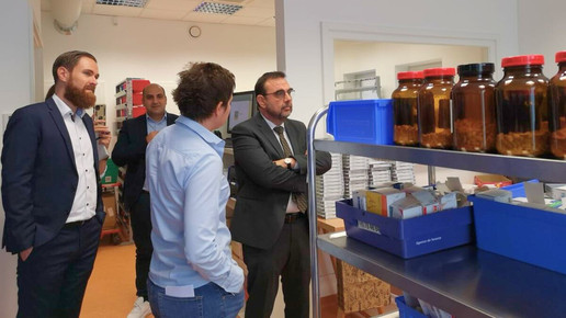 Klaus Holetschek besuchte die Apotheke Scharpf